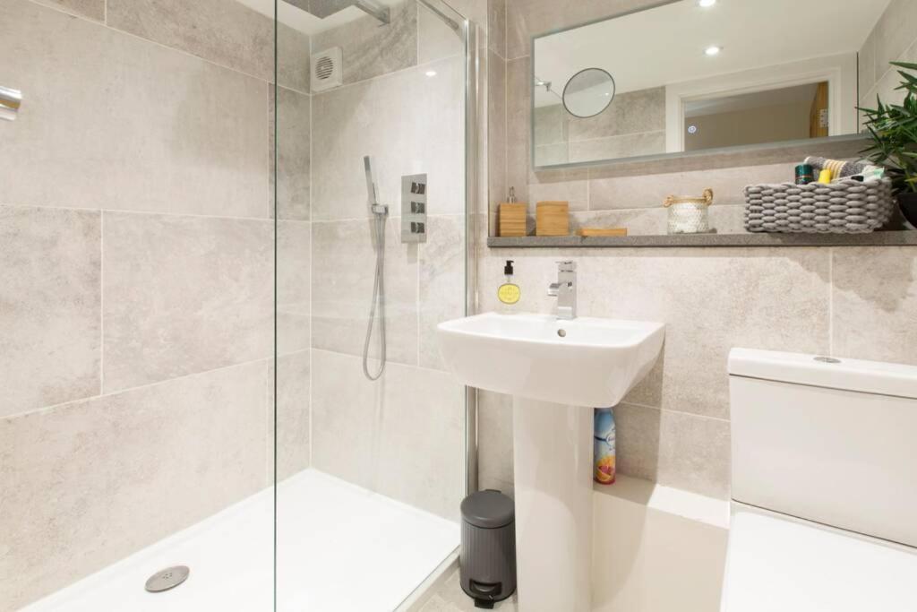 New Loos Cottage, Old School Court ストウ・オン・ザ・ウォルド エクステリア 写真