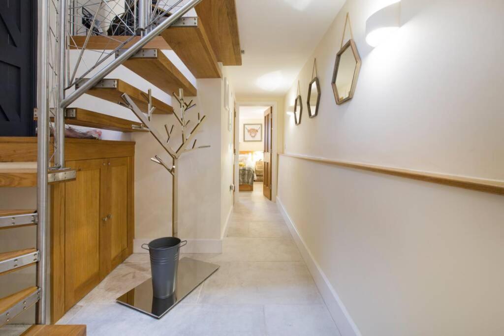 New Loos Cottage, Old School Court ストウ・オン・ザ・ウォルド エクステリア 写真