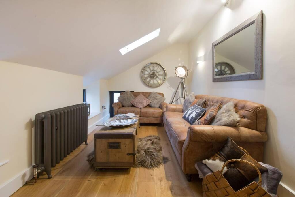 New Loos Cottage, Old School Court ストウ・オン・ザ・ウォルド エクステリア 写真