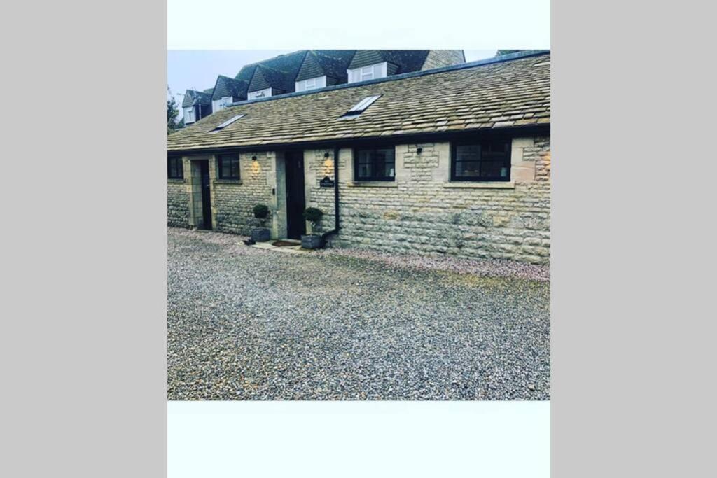 New Loos Cottage, Old School Court ストウ・オン・ザ・ウォルド エクステリア 写真